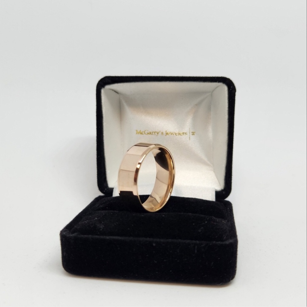 New stylish rose gold gloss wedding ring
